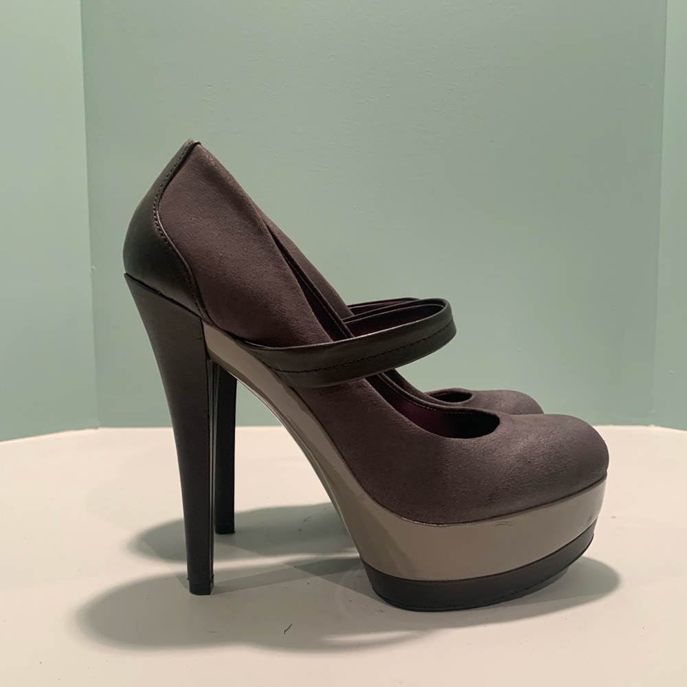 Jessica Simpson gray tones color block platforms